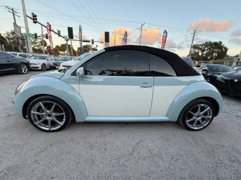 2010 Volkswagen New Beetle Convertible