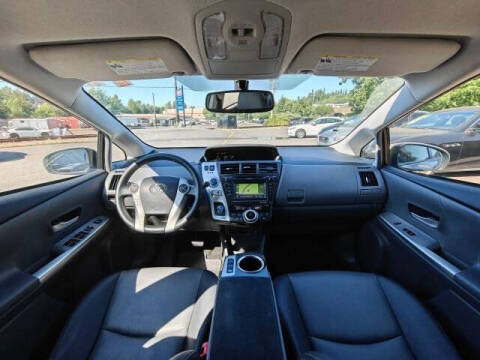 2013 Toyota Prius v Five