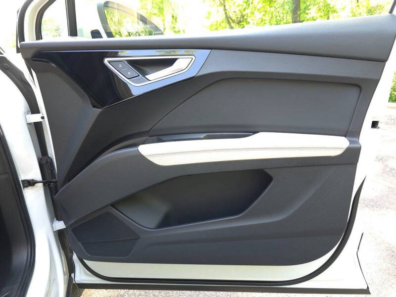 2023 Audi Q4 e-tron quattro Premium 50