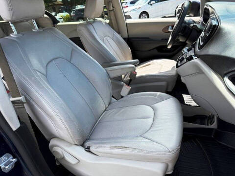 2017 Chrysler Pacifica Touring