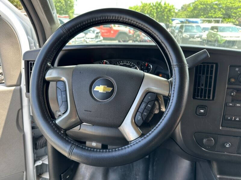 2017 Chevrolet Express  - $19,995