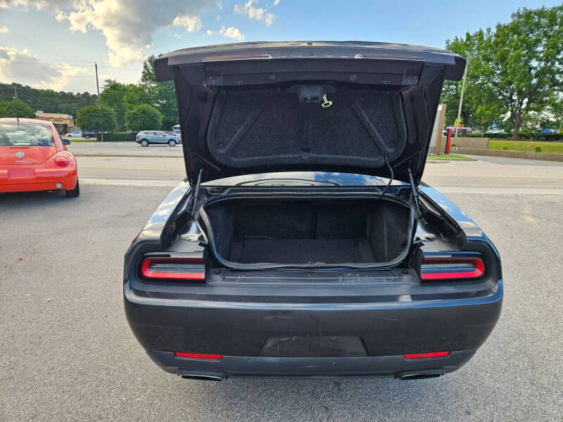 2015 Dodge Challenger SXT Plus