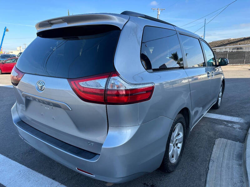 2015 Toyota Sienna LE 8-Passenger