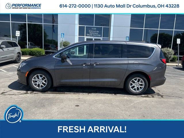 2023 Chrysler Voyager LX