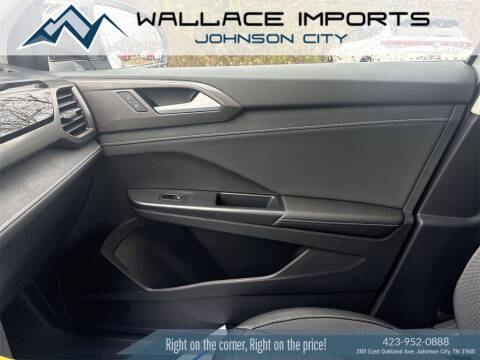 2026 Volkswagen Taos SE Black 4Motion