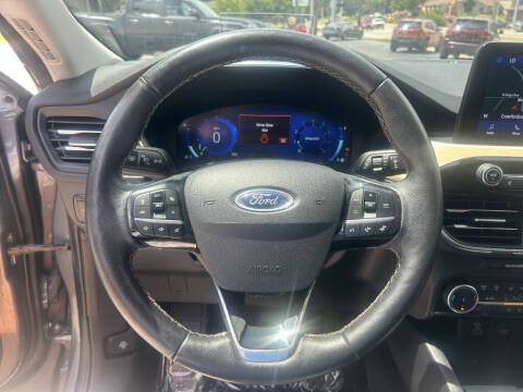 2022 Ford Escape Titanium