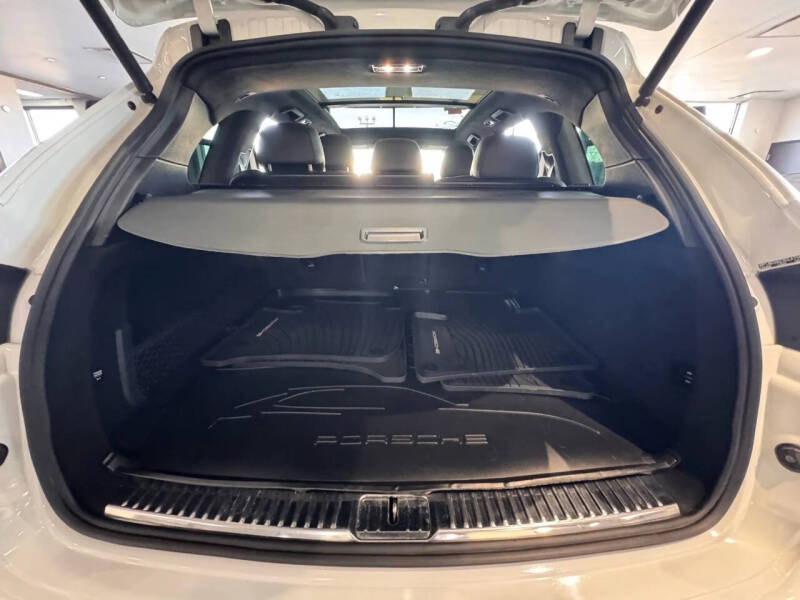 2016 Porsche Cayenne GTS