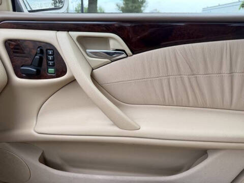 2001 Mercedes-Benz E-Class E 320