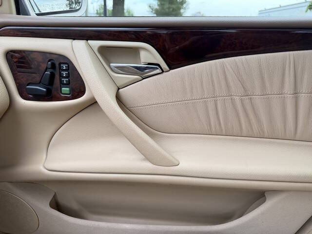 2001 Mercedes-Benz E-Class E 320