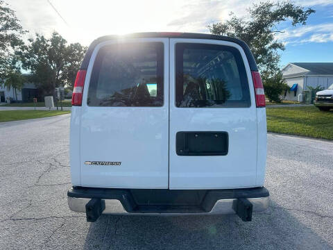 2022 Chevrolet Express 2500
