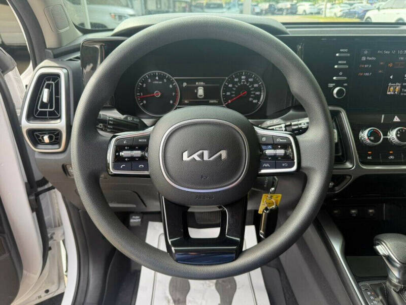 2023 Kia Sorento LX