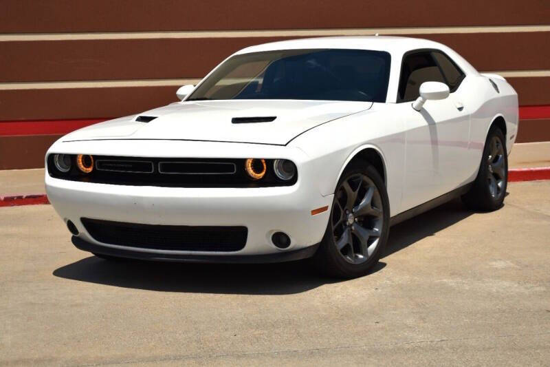 2020 Dodge Challenger SXT's photo