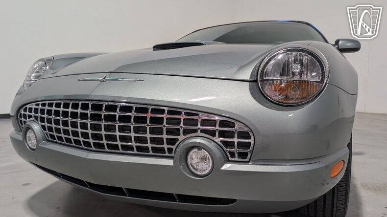 2004 Ford Thunderbird