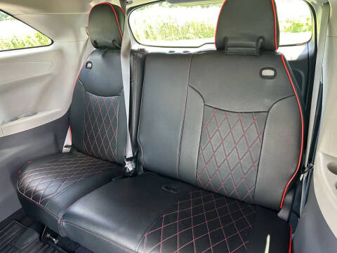 2024 Toyota Sienna LE 8-Passenger