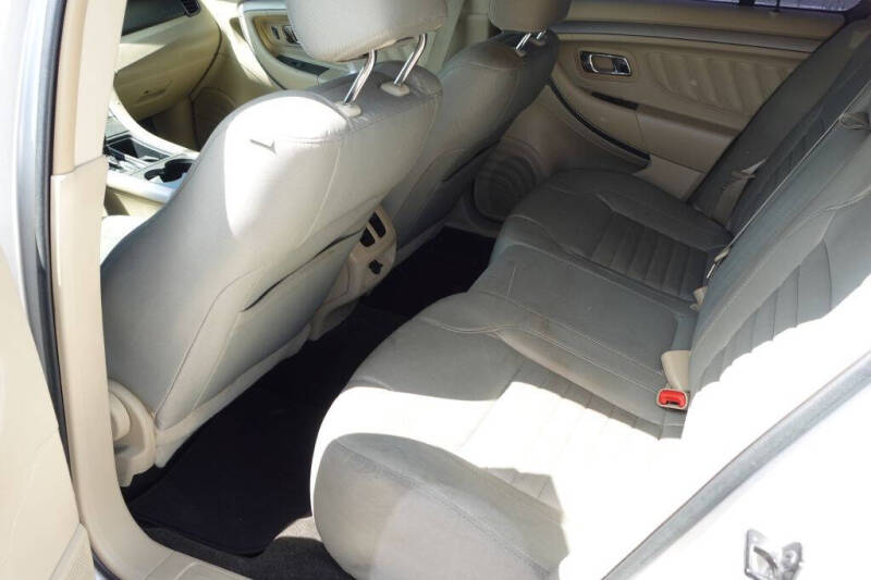 2015 Ford Taurus