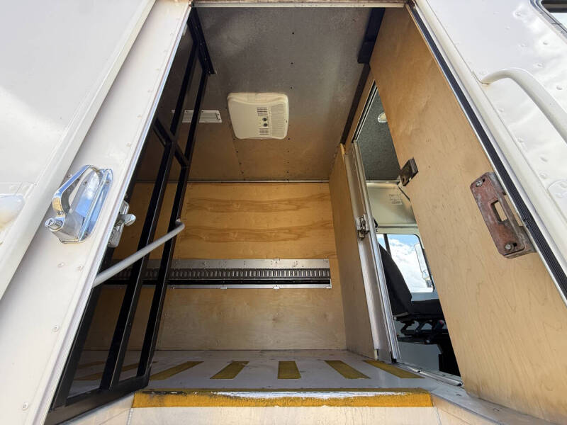 2014 Freightliner MT55 Chassis