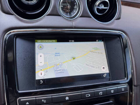 2016 Jaguar XJ R-Sport