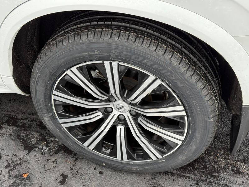 2023 Volvo XC90 B5 Plus Bright Theme