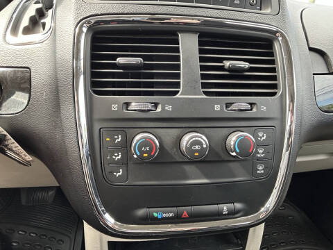 2013 Dodge Grand Caravan SE