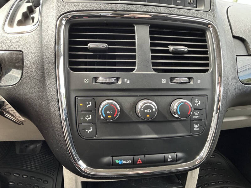 2013 Dodge Grand Caravan SE