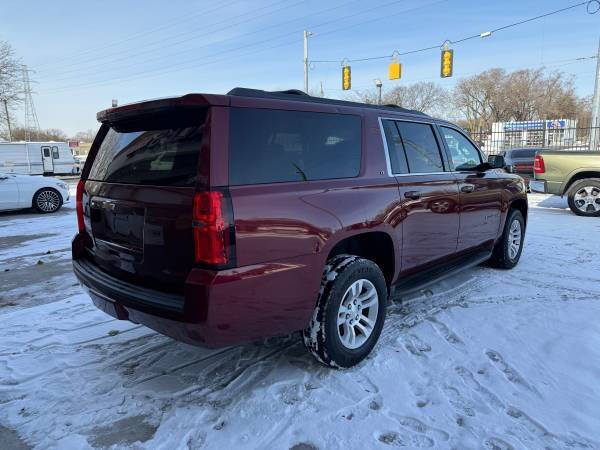 2017 Chevrolet Suburban LT