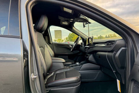 2025 Ford Escape ST-Line Select