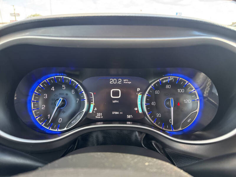 2024 Chrysler Pacifica Touring L