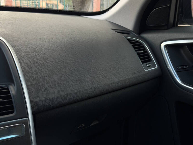 2015 Volvo XC60 T5 Drive-E Premier