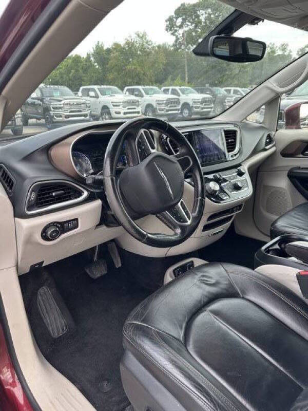 2017 Chrysler Pacifica Touring-L