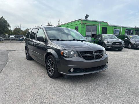 2017 Dodge Grand Caravan for sale at Marvin Motors in Kissimmee FL