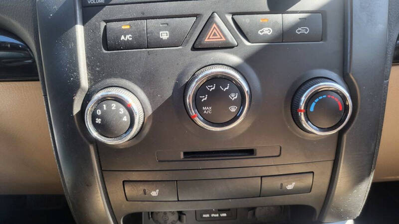 2011 Kia Sorento LX