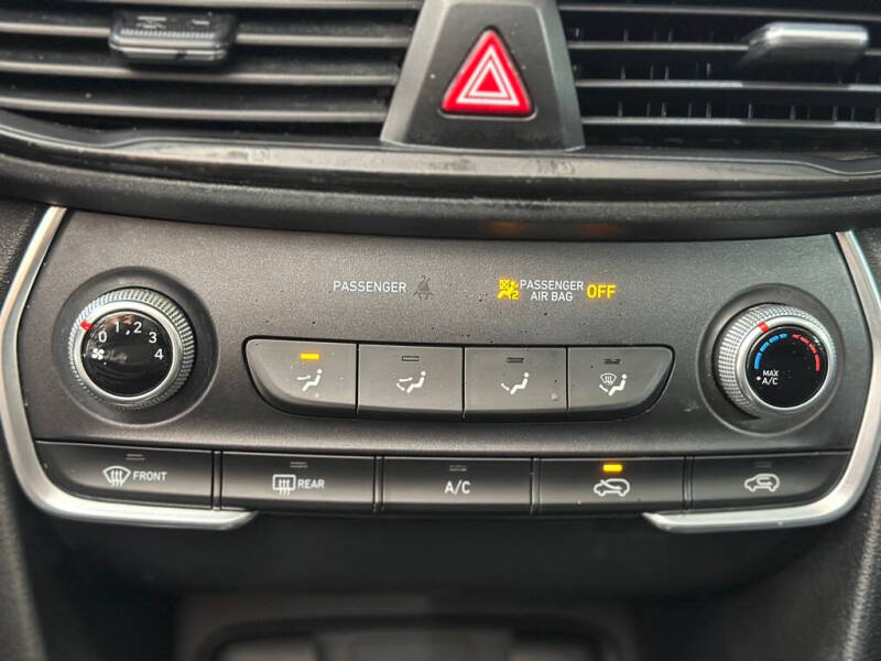 2020 Hyundai Santa Fe SE