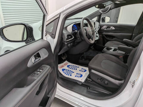 2024 Chrysler Pacifica Touring