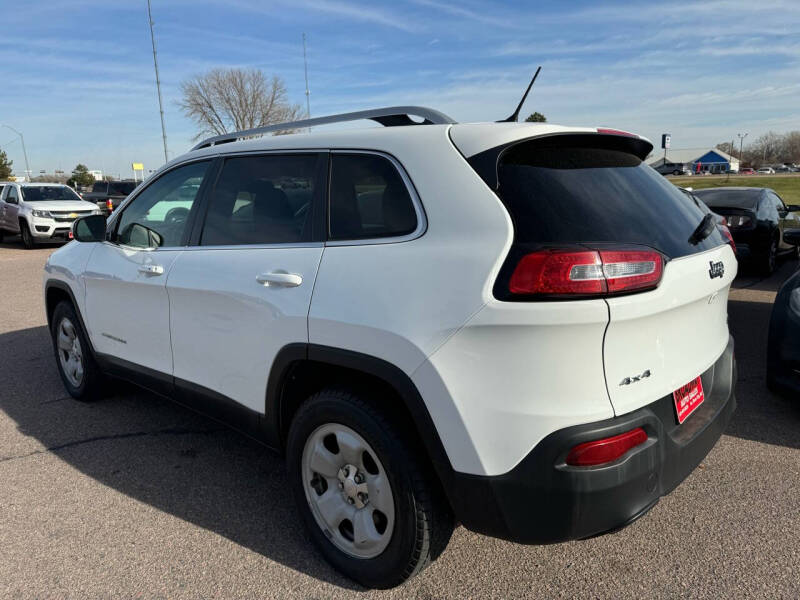 2014 Jeep Cherokee Latitude photo 4