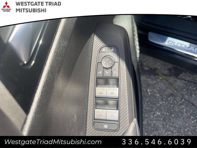 2025 Mitsubishi Outlander SE