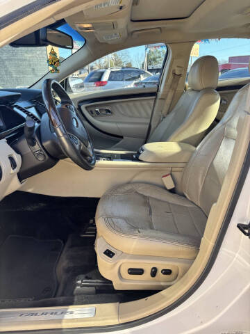 2015 Ford Taurus Limited