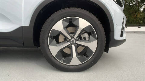 2026 Volvo XC40 B5 Plus