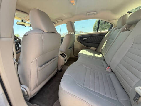 2011 Ford Taurus SE