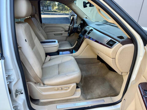 2012 Cadillac Escalade ESV Luxury