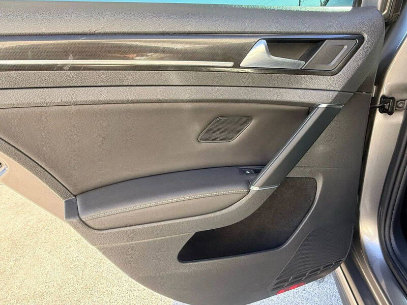 2017 Volkswagen Golf R 4Motion