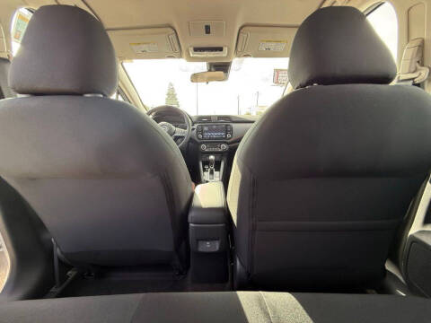 2025 Nissan Versa SR