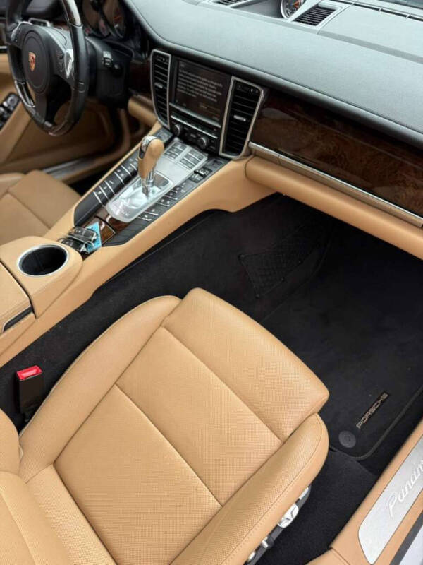 2015 Porsche Panamera