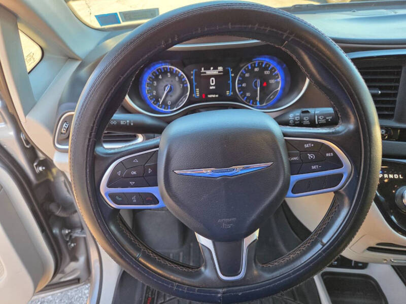 2017 Chrysler Pacifica Touring-L