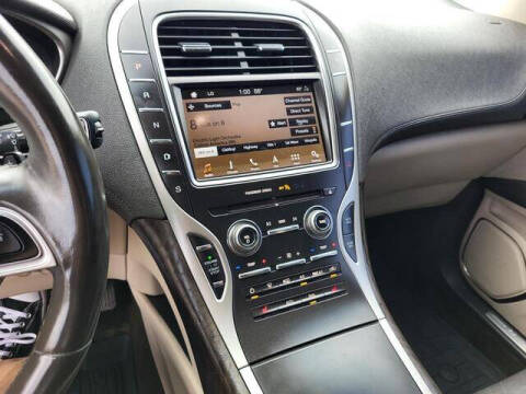 2019 Lincoln Nautilus Select