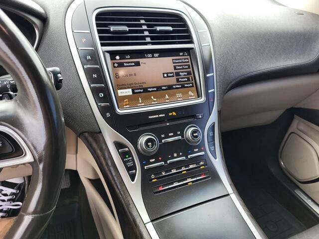 2019 Lincoln Nautilus Select