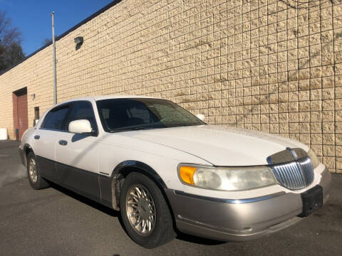 1999 Lincoln Town Car for sale at KOB Auto SALES in Hatfield PA