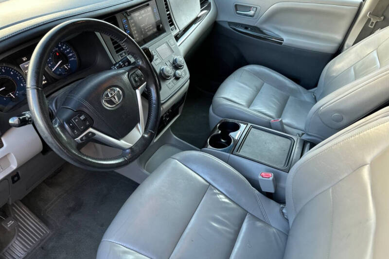 2016 Toyota Sienna