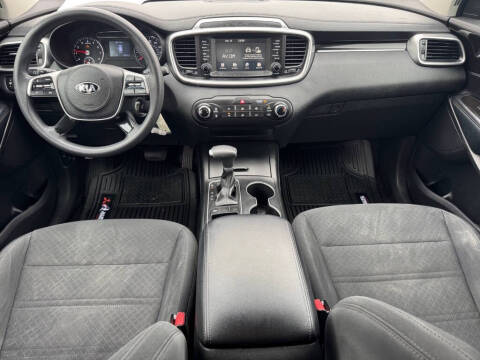 2020 Kia Sorento LX V6