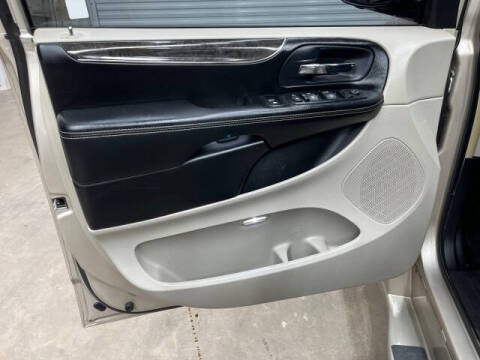 2014 Chrysler Town and Country Touring