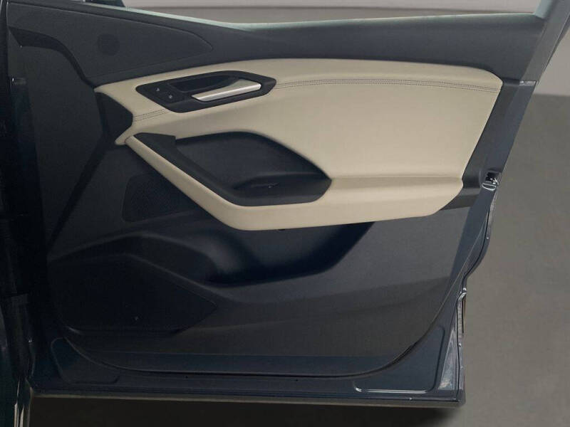 2025 Audi Q6 e-tron Premium